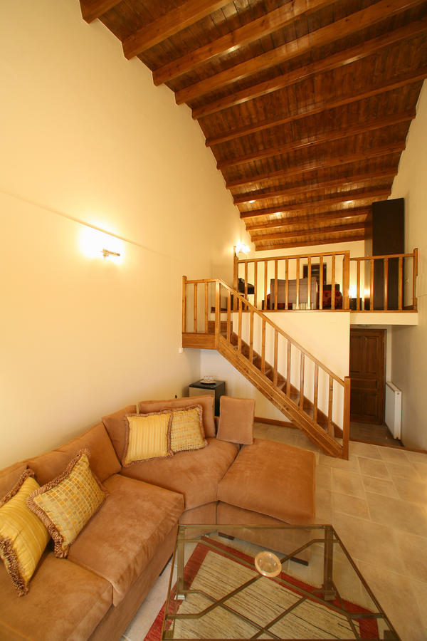 Arhontiko Parnona Hotel Karyes Quarto foto
